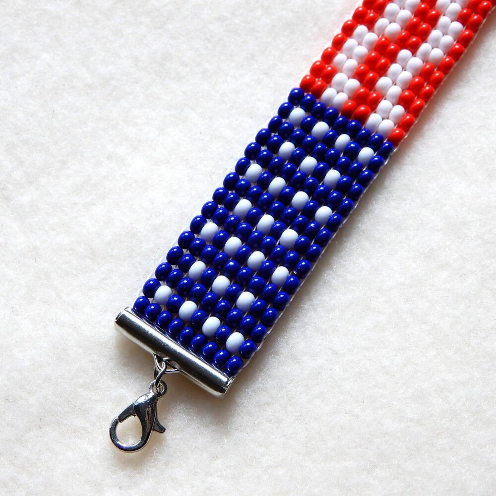 American flag USA bead bracelet, handmade, adjustable length, U.S. patriotic - Picture 3 of 5